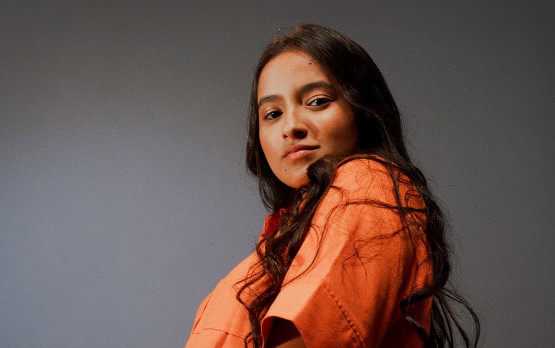 Nicole Gomes, cantora e compositora gospel